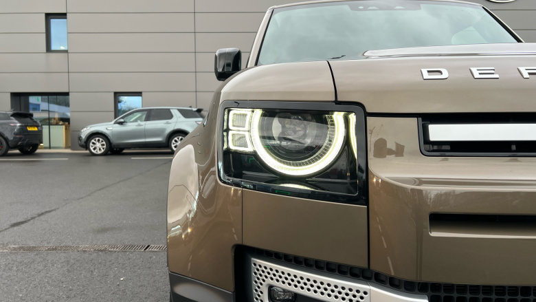 Land Rover Defender 3.0 D250 SE 110 5dr Auto Diesel Estate